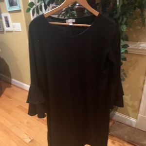 Size medium black 3/4 lengthen sleeve dress